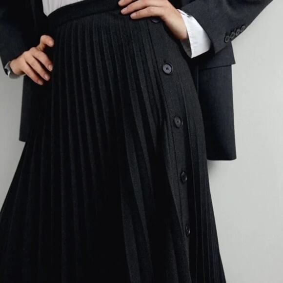 Zara Dk Gray Pleated Accordion Buttons Side Closure Midi Skirt Size M - Picture 2 of 6